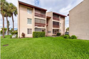 8602 CHAMPLAIN COURT, TAMPA, FL 33614 - MLS#MFRTB8421509