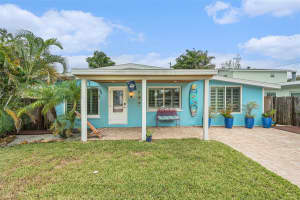 137 Pennsylvania Ave, PALM HARBOR