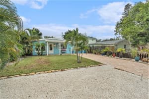 137 PENNSYLVANIA AVENUE, PALM HARBOR, FL 34683 - MLS#MFRTB8421552
