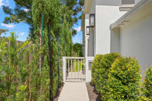 3721 IRIS STREET, ST PETERSBURG, FL 33704 - MLS#MFRTB8421599