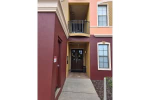 13941 Clubhouse Dr #215, TAMPA