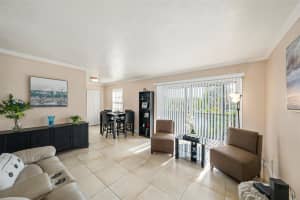 13693 ORANGE SUNSET DRIVE, TAMPA, FL 33618 - MLS#MFRTB8421656