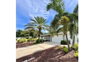 1281 Maple St Sw, LARGO