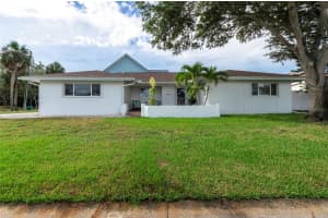 8504 42nd Ave N, ST PETERSBURG