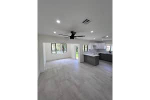 1718 Bayshore Blvd, DUNEDIN