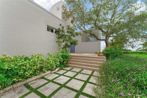 1761 OCEANVIEW DRIVE, ST PETERSBURG, FL 33715 - MLS#MFRTB8422194