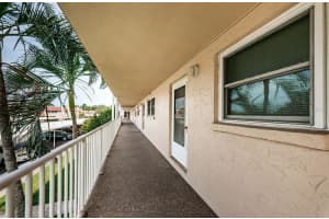 9950 62ND TERRACE, ST PETERSBURG, FL 33708 - MLS#MFRTB8422257