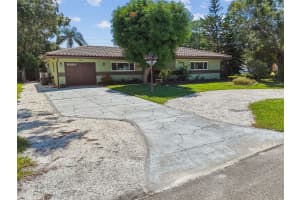 11417 OVAL DRIVE, LARGO, FL 33774 - MLS#MFRTB8422261
