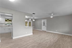 8412 FLAGSTONE DRIVE, TAMPA, FL 33615 - MLS#MFRTB8422296