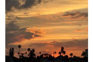 855 BAYWAY BOULEVARD, CLEARWATER BEACH, FL 33767 - MLS#MFRTB8422428