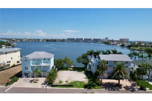415 180TH AVENUE, REDINGTON SHORES, FL 33708 - MLS#MFRTB8422936