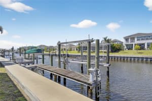 617 ISLEBAY DRIVE, APOLLO BEACH, FL 33572 - MLS#MFRTB8422964