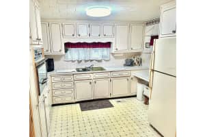 2000 BAY DRIVE, LARGO, FL 33771 - MLS#MFRTB8423038