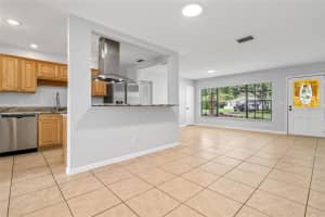2001 COUNTRY CLUB ROAD, ST PETERSBURG, FL 33710 - MLS#MFRTB8423092