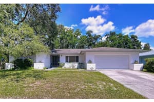 422 Mahogany Dr, SEFFNER
