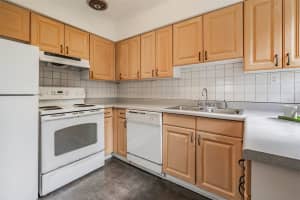 10208 OAKLEAF AVENUE, TAMPA, FL 33612 Sold 10/20/25