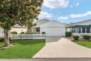1613 Navidad St, THE VILLAGES
