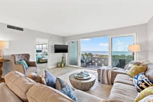 1365 SNELL ISLE BOULEVARD, ST PETERSBURG, FL 33704 - MLS#MFRTB8423220