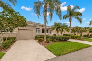 2290 SIFIELD GREENS WAY, SUN CITY CENTER, FL 33573 - MLS#MFRTB8423243