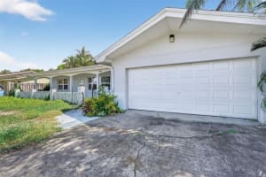 330 90th Ave Ne, ST PETERSBURG