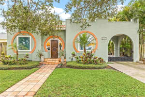 2434 W Prospect Rd, TAMPA