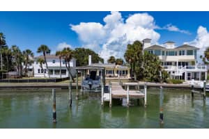 925 BAY ESPLANADE, CLEARWATER BEACH, FL 33767 - MLS#MFRTB8423316