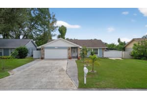 1013 Ridgefield Dr, VALRICO