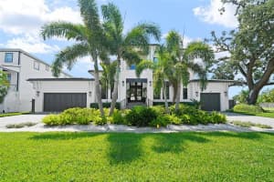 555 Suwanee Cir, TAMPA