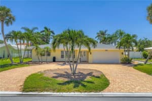 106 22nd St, BELLEAIR BEACH