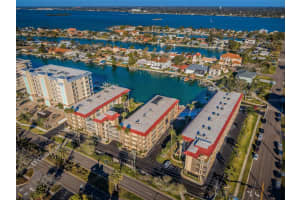 105 ISLAND WAY, CLEARWATER BEACH, FL 33767 - MLS#MFRTB8423455