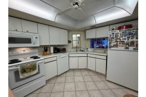 7400 SUN ISLAND DRIVE, SOUTH PASADENA, FL 33707 - MLS#MFRTB8423483