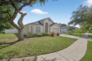 6947 CROWN LAKE DRIVE, GIBSONTON, FL 33534 - MLS#MFRTB8423552
