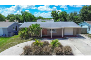3048 Holiday Lake Dr, HOLIDAY