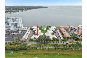 7300 SUNSHINE SKYWAY LANE, ST PETERSBURG, FL 33711 - MLS#MFRTB8423870