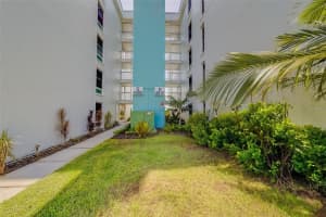 4910 38th Way S #111, ST PETERSBURG