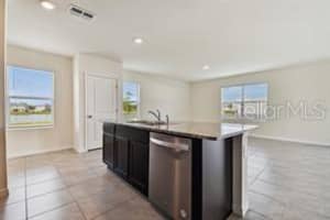 5439 WARRINGTON TOWN PATH, WESLEY CHAPEL, FL 33545 - MLS#MFRTB8424118