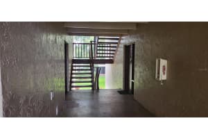 8605 HURON COURT, TAMPA, FL 33614 - MLS#MFRTB8424147