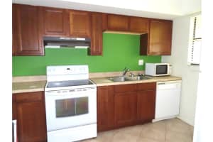 870 VILLAGE LAKE TERRACE, ST PETERSBURG, FL 33716 - MLS#MFRTB8424171