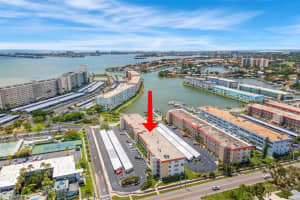 3128 59th St S #214, GULFPORT