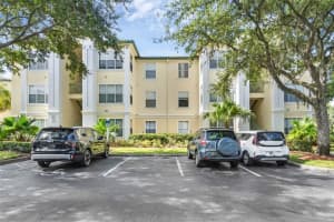 8822 Dunes Ct #307, KISSIMMEE