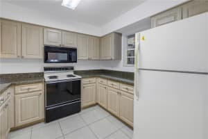6826 STONES THROW CIRCLE, ST PETERSBURG, FL 33710 - MLS#MFRTB8424350
