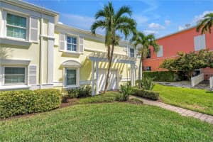 4982 COQUINA KEY DRIVE, ST PETERSBURG, FL 33705 - MLS#MFRTB8424408