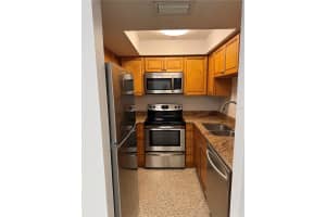 4200 1ST STREET, ST PETERSBURG, FL 33703 - MLS#MFRTB8424414