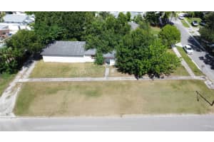 200 MADISON CIRCLE, ST PETERSBURG, FL 33703 Sold 10/27/25