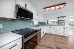 8385 81ST STREET, SEMINOLE, FL 33777 - MLS#MFRTB8424976