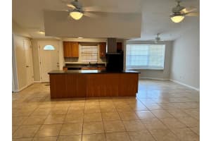 8804 AUBURN WAY, TAMPA, FL 33615 - MLS#MFRTB8425061