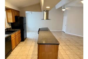 8804 AUBURN WAY, TAMPA, FL 33615 - MLS#MFRTB8425061