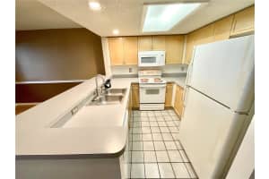 9211 JAKES PATH, LARGO, FL 33771 - MLS#MFRTB8425220
