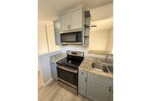 MLS# MFRTB8425361, Tampa, Florida 33605