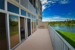 6425 SHORELINE DRIVE, ST PETERSBURG, FL 33708 - MLS#MFRTB8425363